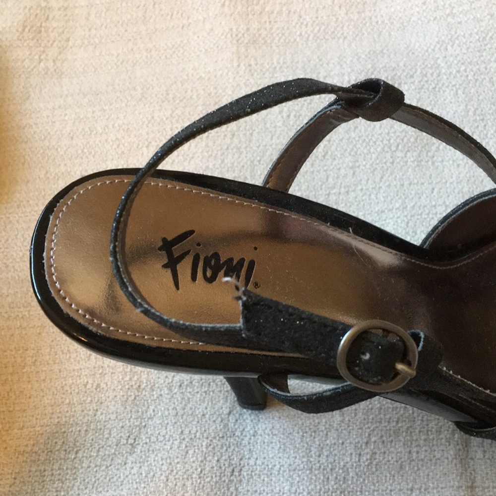 Shoes - Picture 5 of 7